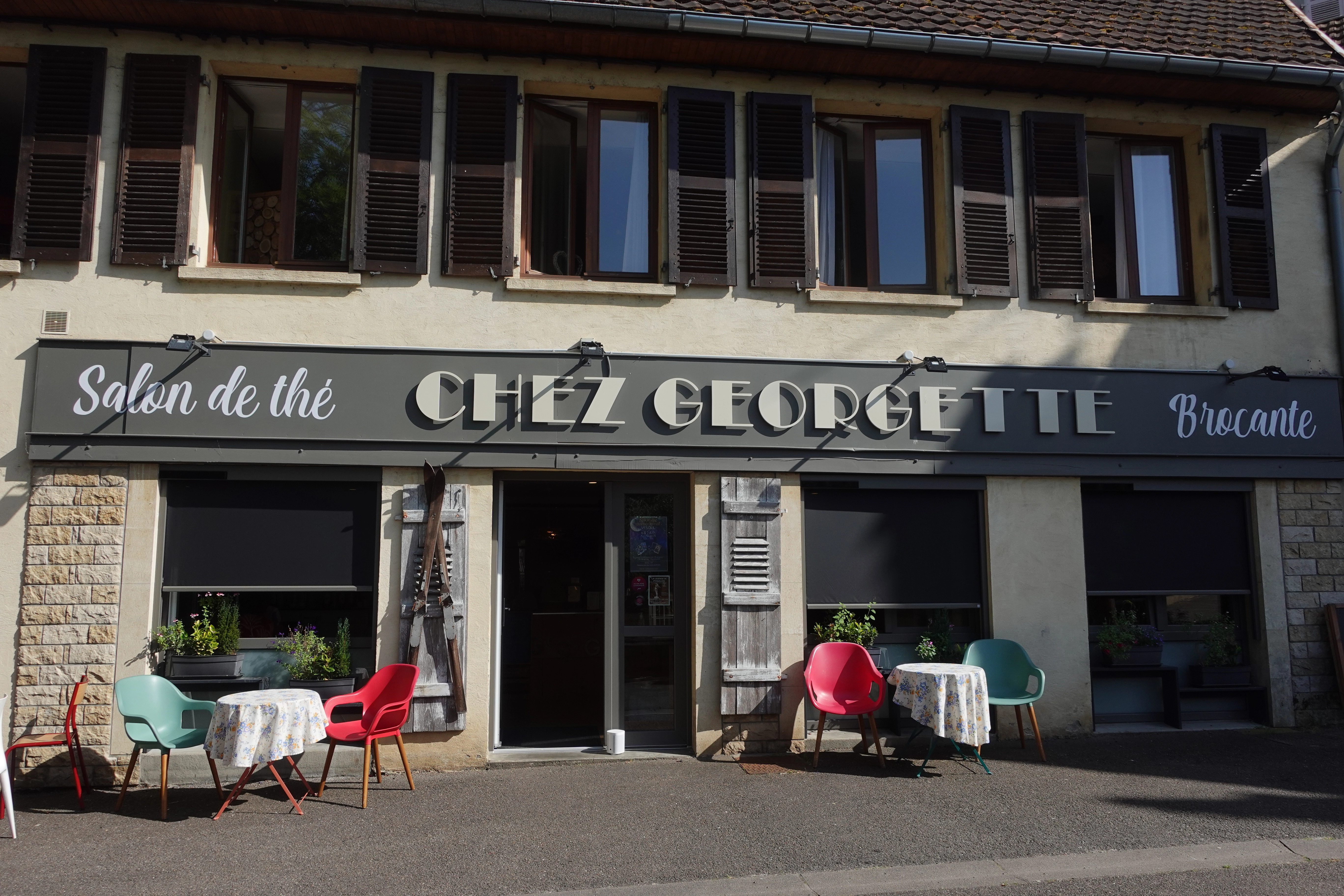 Enseigne du salon de thé